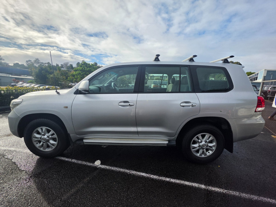 2011 MY10 Toyota LandCruiser VDJ200R GXL SUV Image 6