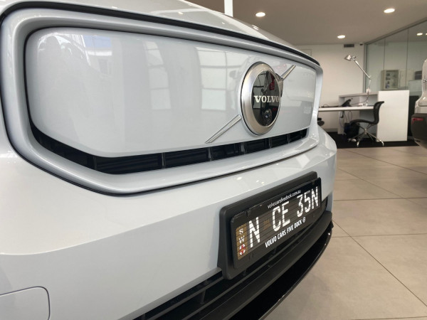 2022 MYon Volvo XC40 Recharge Electric Suv