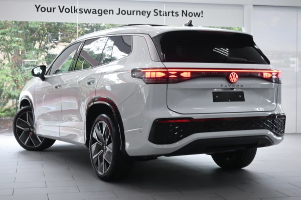 2025 MY26 Volkswagen Tayron R4 195TSI R-Line SUV Image 2