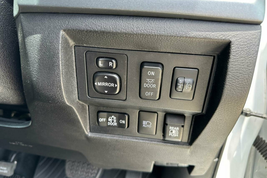 2021 Toyota Tundra - IMPORT Cab Chassis Image 21