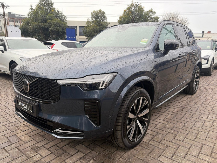 2025 MY26 Volvo XC90 L Series Plus T8 Plug-in Hybrid Dark SUV Image 4