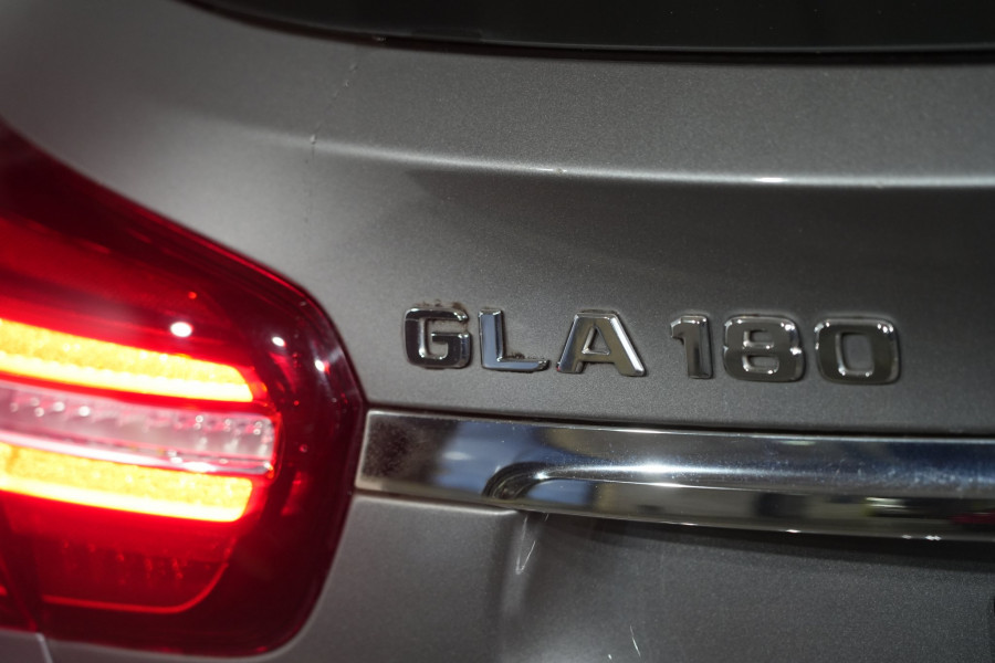 2018 Mercedes-Benz GLA-Class 180 SUV Image 9