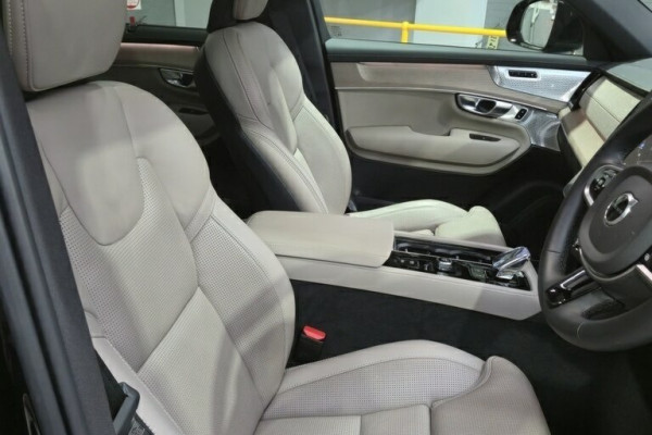 2025 MY26 Volvo XC90 L Series Ultra B5 Dark SUV Image 4