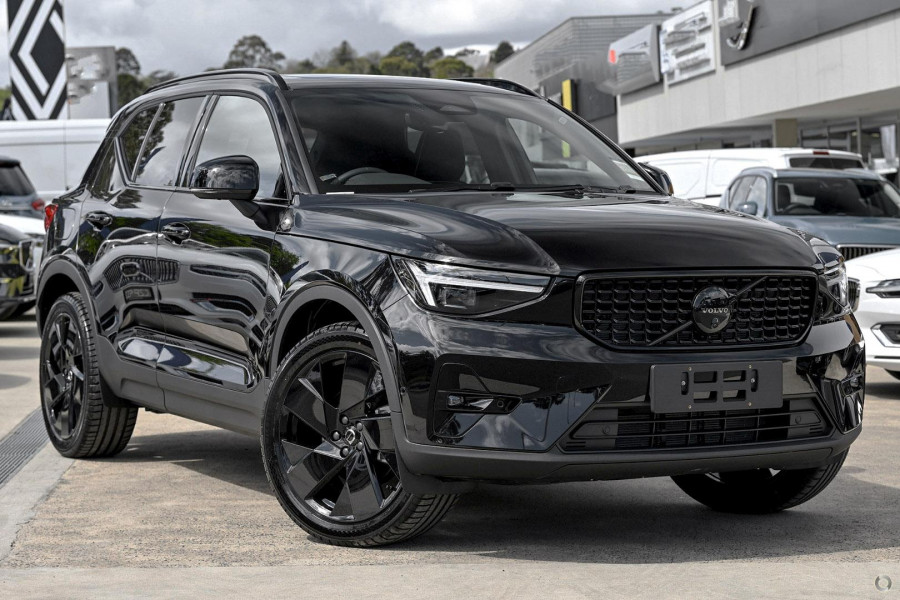 2024 MY25 Volvo XC40 XZ Black Edition SUV Image 11
