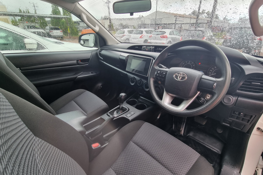 2018 Toyota HiLux TGN121R WorkMate Cab Chassis Image 9