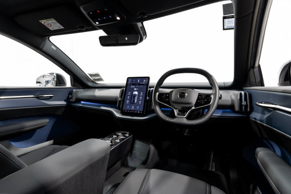2026 Volvo EX30 Cross Country  Ultra Twin Motor Performance SUV Image 12