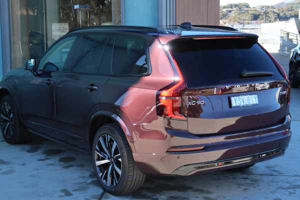 2025 MY26 Volvo XC90 L Series Plus T8 Plug-in Hybrid Dark SUV Image 3