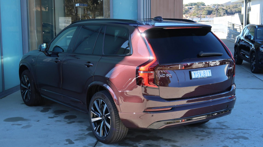 2025 MY26 Volvo XC90 L Series Plus T8 Plug-in Hybrid Dark SUV Image 3