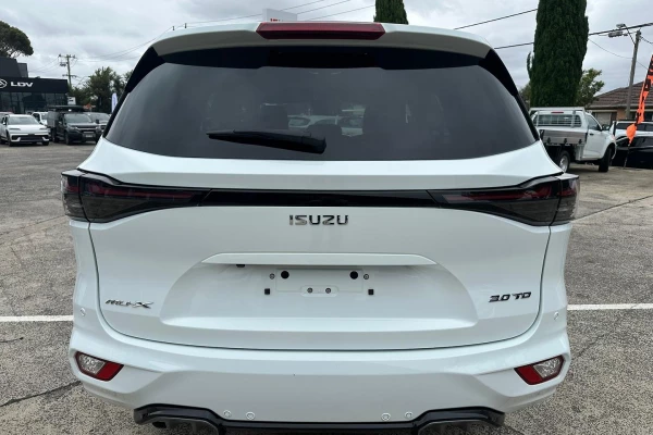 2026 MY25.5 Isuzu MU-X RJ LS-T SUV Image 4