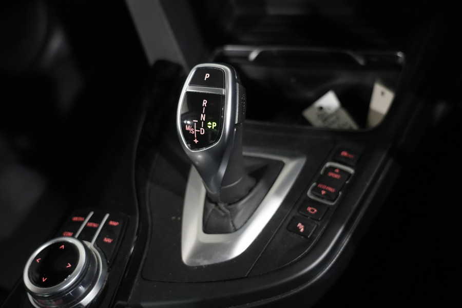 2018 BMW 3 Series 20d Sport Line Sedan Image 18