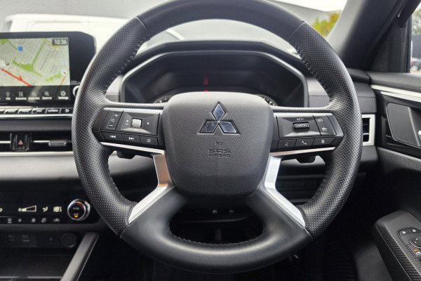 2023 Mitsubishi Outlander ZM Black Edition SUV Image 19