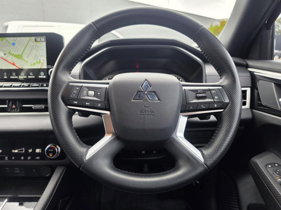 2023 Mitsubishi Outlander ZM Black Edition SUV Image 19
