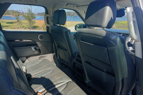 2017 Land Rover Discovery Series 5 SE SUV Image 18