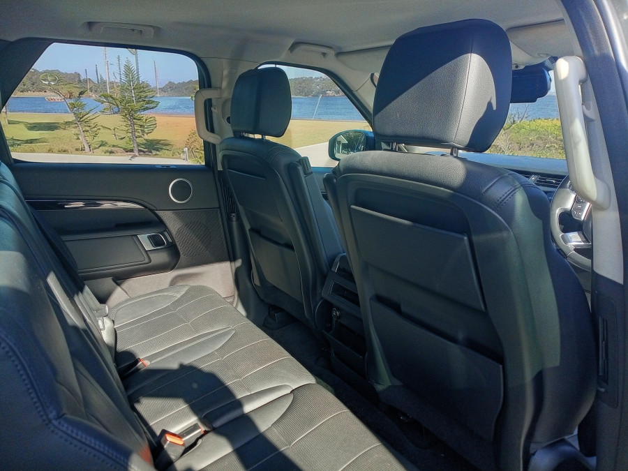 2017 Land Rover Discovery Series 5 SE SUV Image 18