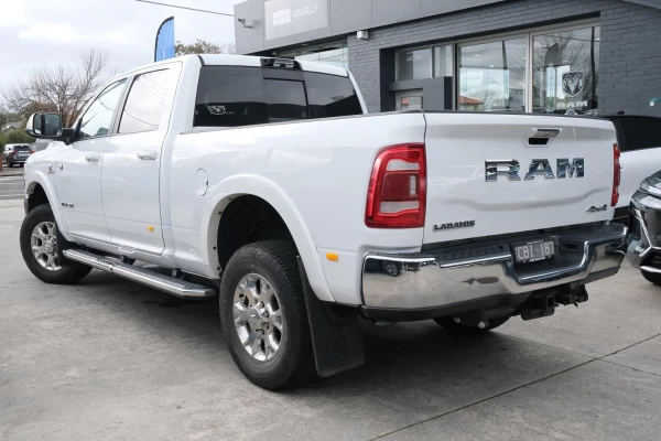 2021 MY22 Ram 2500 DJ Laramie Ute Image 2