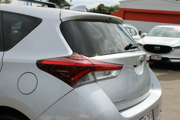 2016 Toyota Corolla ZWE186R Hybrid Hatch Image 6