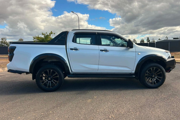 2023 Isuzu D-MAX RG X-TERRAIN Ute Image 2