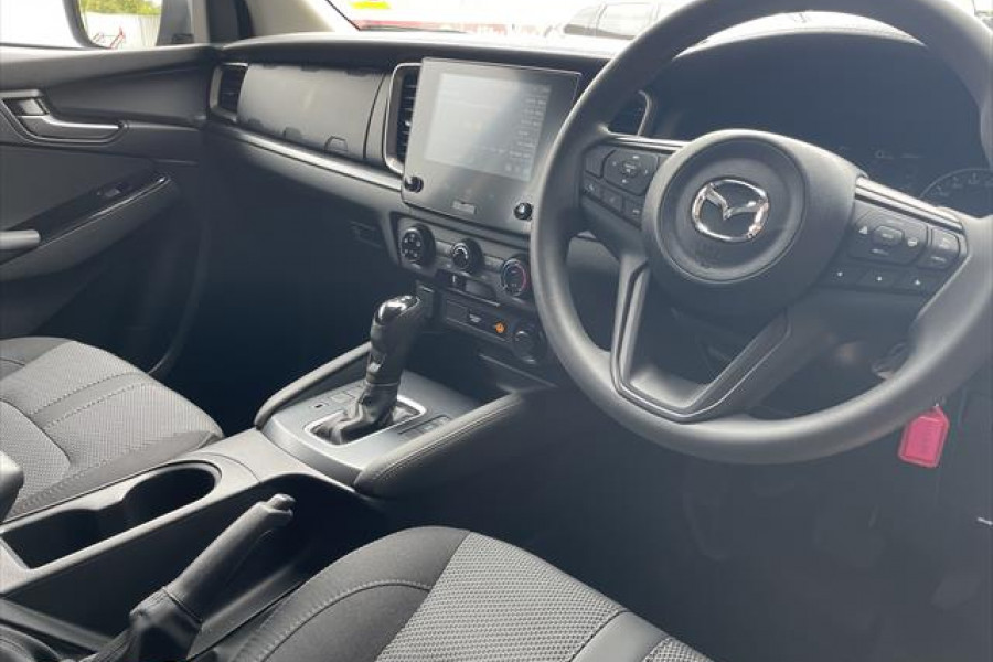 2025 Mazda BT-50  XT Cab Chassis Image 9