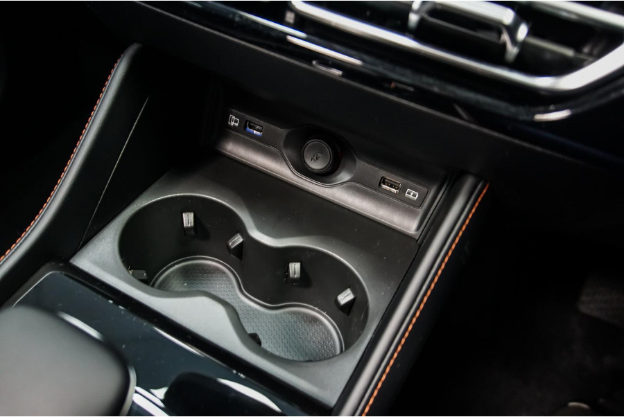 2025 MG HS AS33 Essence SUV Image 19