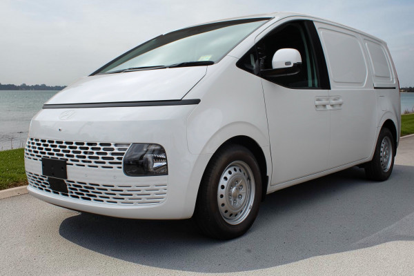 2027 Hyundai Staria Load US4.V4  Van Image 3