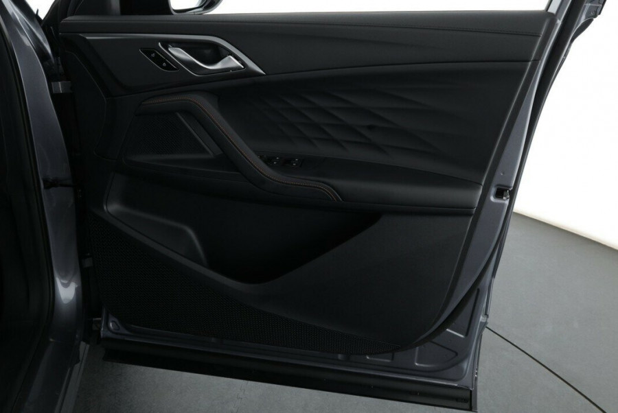 2024 MY24.5 MG HS AS33 Vibe SUV Image 17