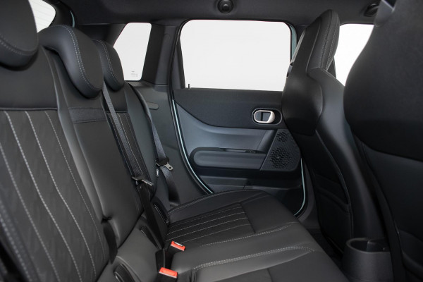 2026 MINI Cooper F65 S Favoured Hatch image 9