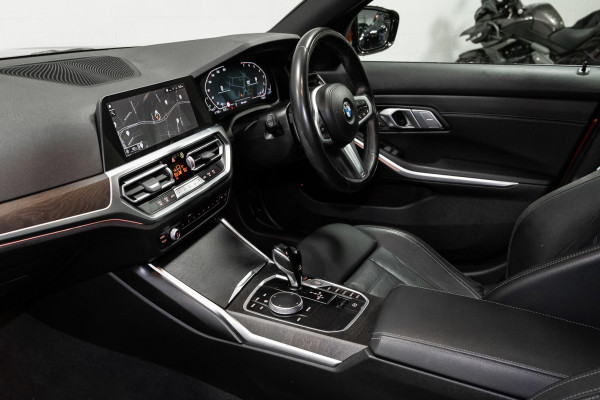 2022 BMW 3 Series G20 330i M Sport Sedan image 7