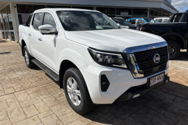 Nissan Navara ST D23