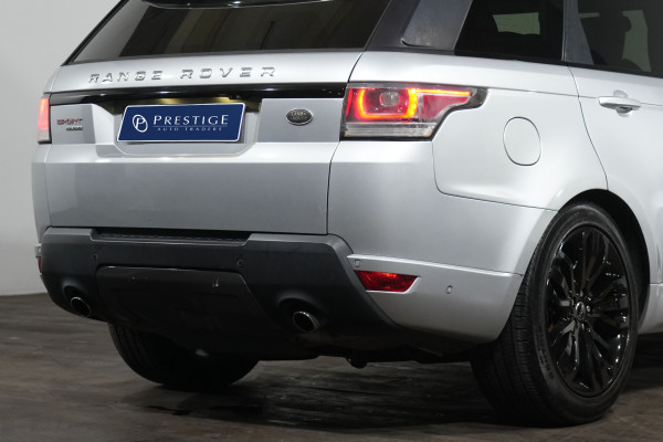 2015 Land Rover Range Rover Sport SDV6 HSE Dynamic SUV image 8
