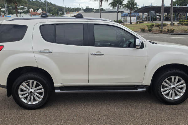 2018 Isuzu MU-X LS-T SUV Image 8