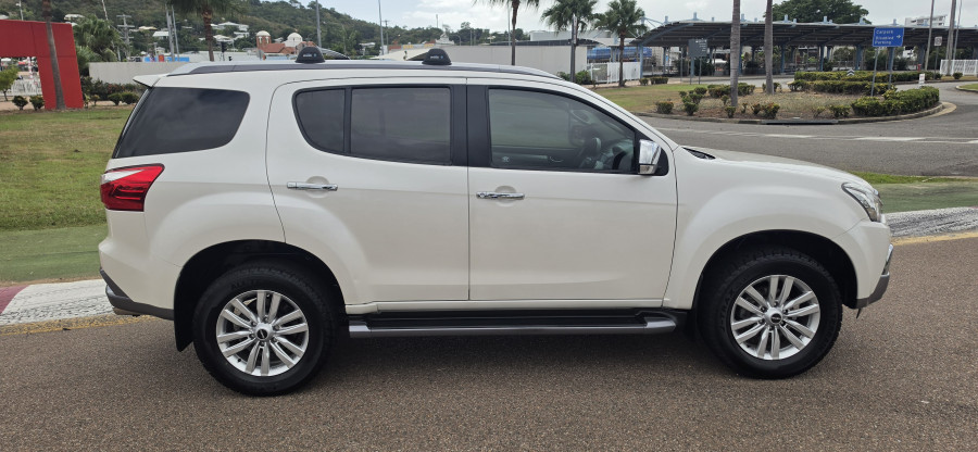 2018 Isuzu MU-X LS-T SUV Image 8