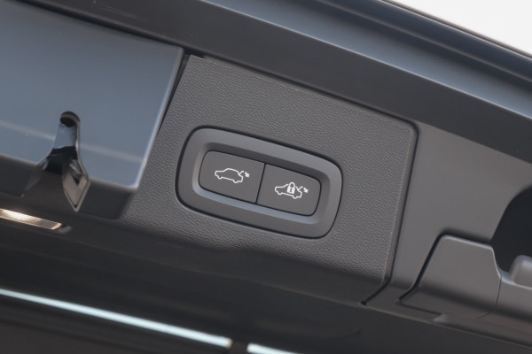 2026 Volvo XC60 UZ Plus B5 Bright SUV image 17