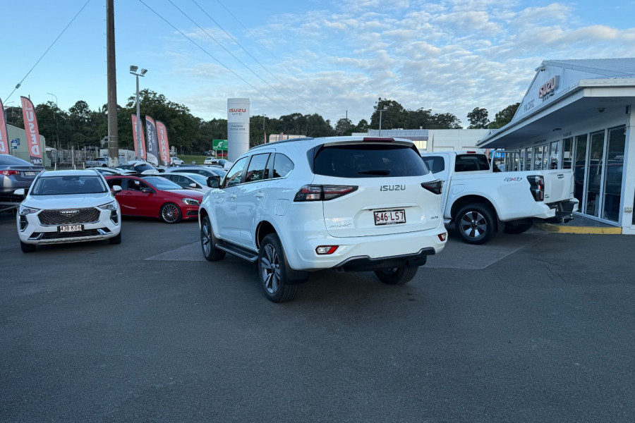 2024 Isuzu MU-X RJ LS-T SUV Image 9