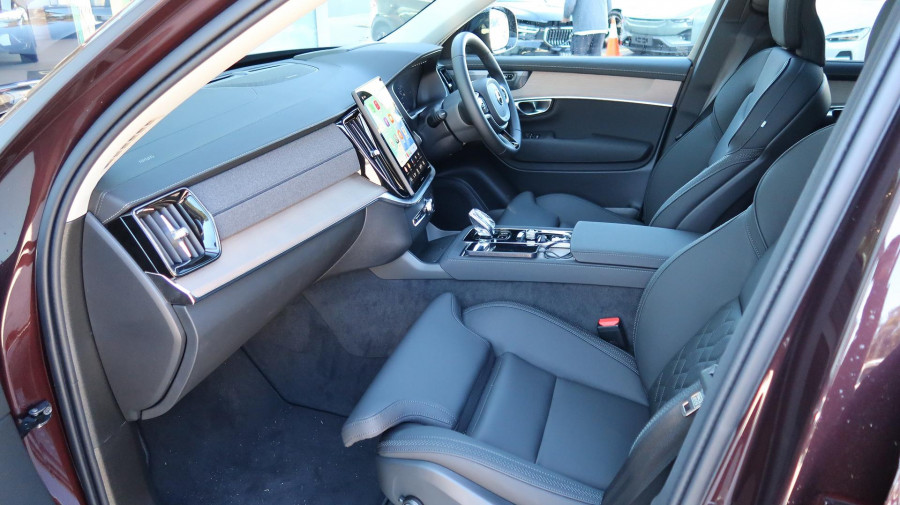 2025 MY26 Volvo XC90 L Series Plus T8 Plug-in Hybrid Dark SUV Image 16