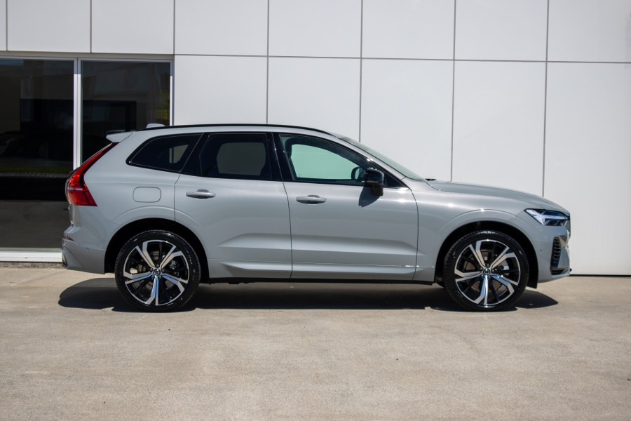 2025 Volvo XC60 UZ Ultra T8 Plug-In Hybrid SUV Image 10