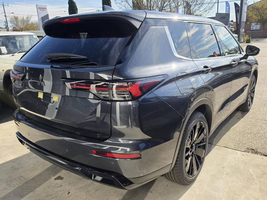 2026 Mitsubishi Outlander ZM Black Edition SUV Image 8