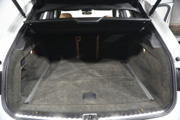 2016 Bentley Bentayga SUV Image 31