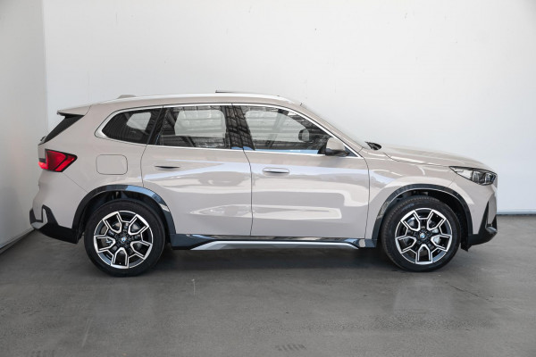 2025 BMW X1 U11 xDrive20i SUV image 3