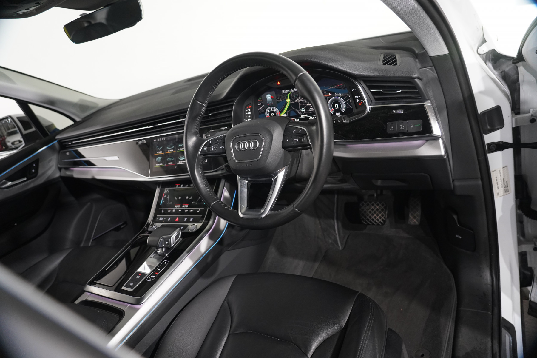 2020 Audi Q7 45 Tdi Quattro SUV Image 12