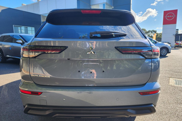 2025 Mitsubishi Outlander ZM LS SUV Image 6