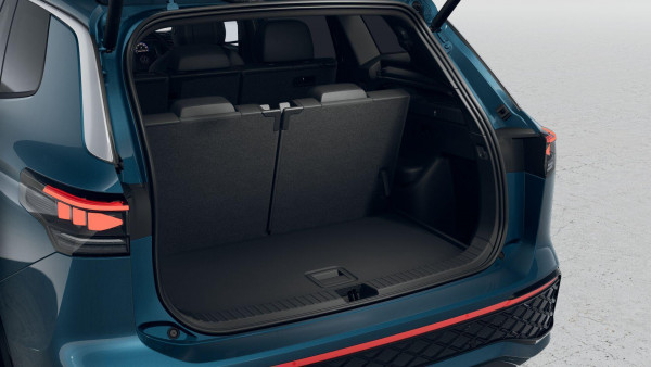 2025 MY26 Volkswagen Tayron R4 195TSI R-Line SUV image 6