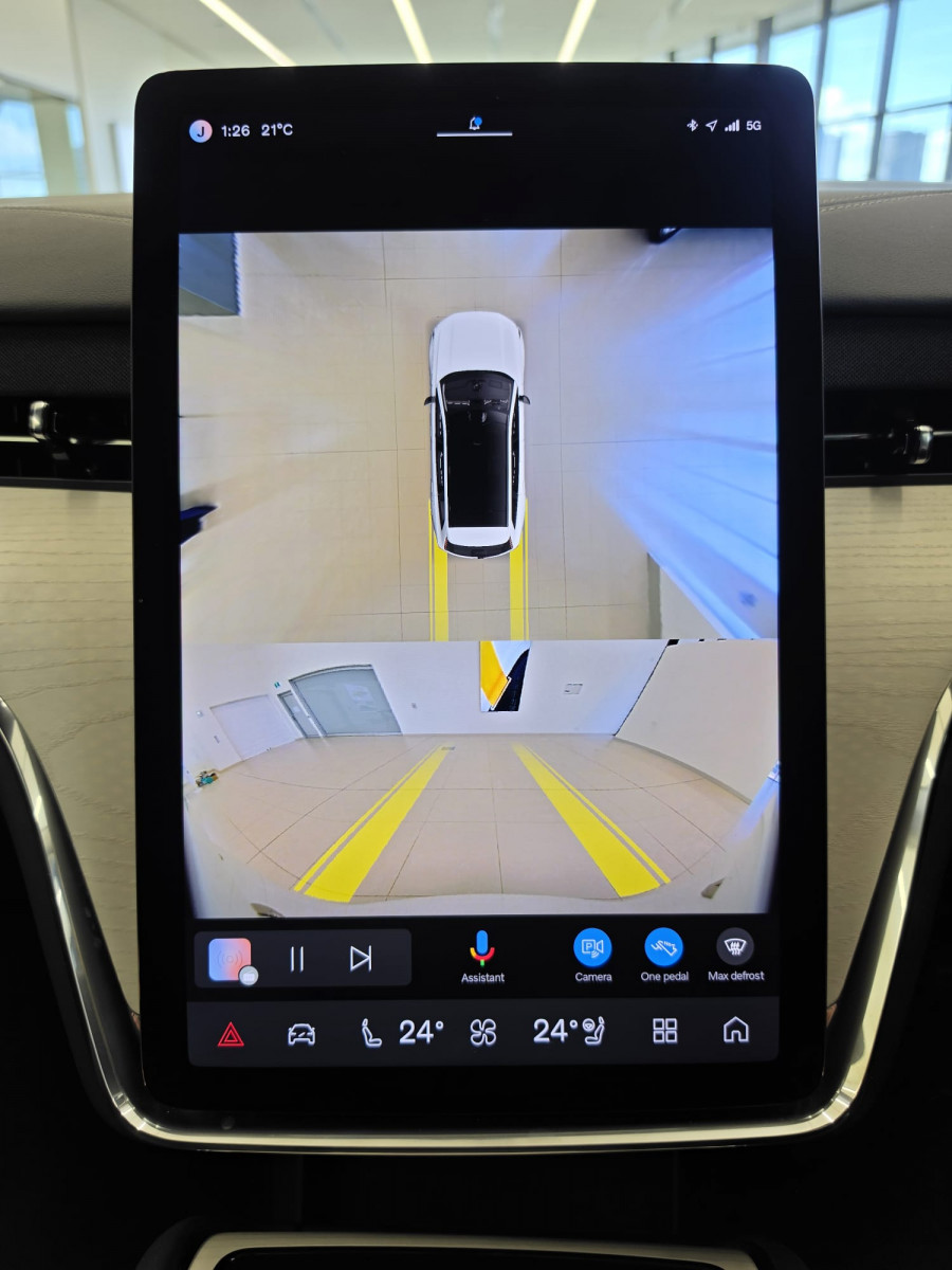 2026 Volvo EX90  Ultra Twin Motor Performance SUV Image 15