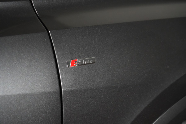 2024 Audi Q8 F1 60 TFSI e S Line SUV Image 12