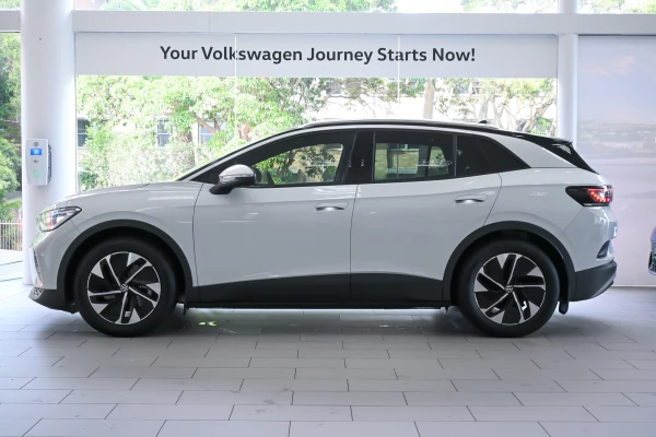 2024 MY25 Volkswagen ID. 4 E2 Pro SUV Image 3