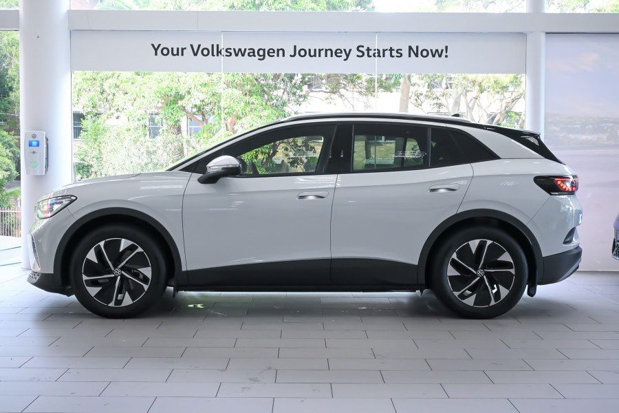 2024 MY25 Volkswagen ID. 4 E2 Pro SUV Image 3
