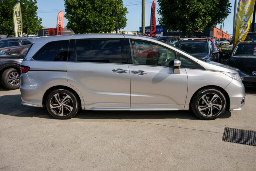 2017 Honda Odyssey 5th Gen VTi-L Wagon Image 4