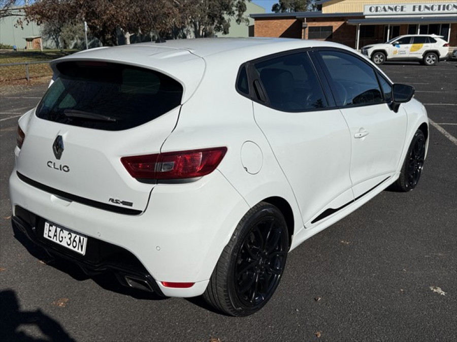 2016 Renault Clio R.S. IV B98 R.S. 200 Sport Hatch Image 3