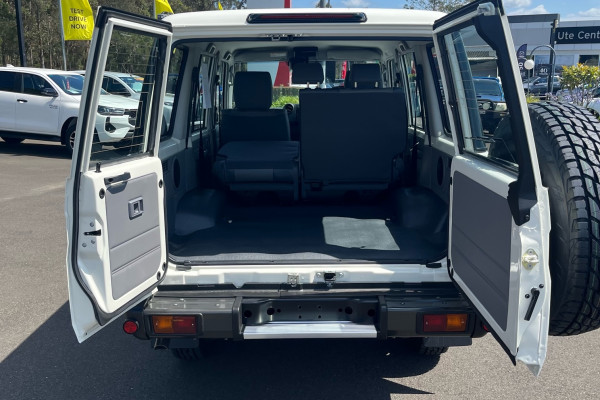 2025 Toyota LandCruiser GDJL76R (Wagon) Workmate Wagon Image 5