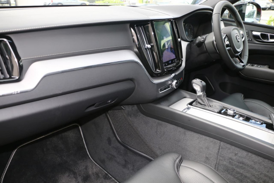2019 MY20 Volvo XC60 UZ D5 R-Design Suv Image 7