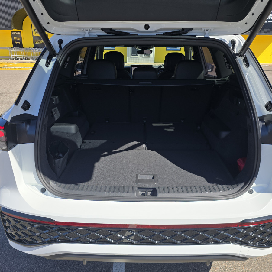 2025 MY26 Volkswagen Tayron R4 195TSI R-Line SUV Image 10